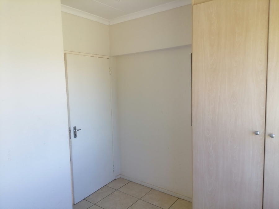 2 Bedroom Property for Sale in Klippoortje Gauteng