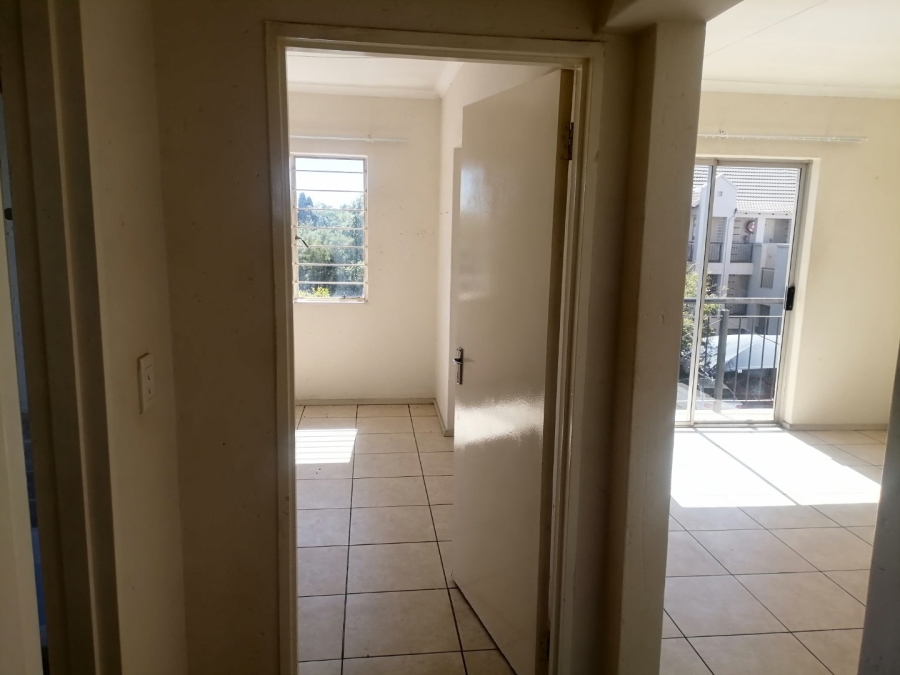 2 Bedroom Property for Sale in Klippoortje Gauteng