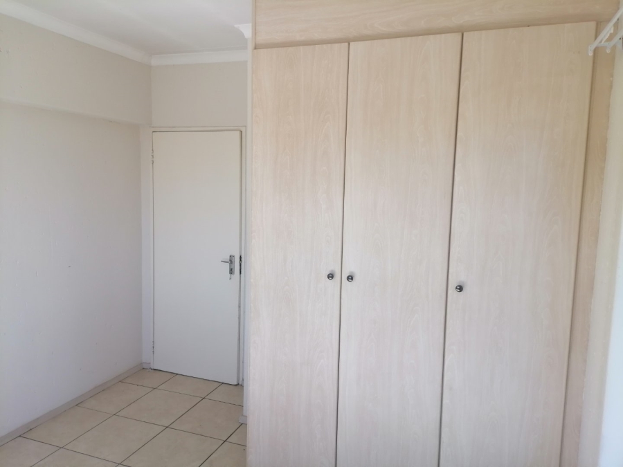 2 Bedroom Property for Sale in Klippoortje Gauteng