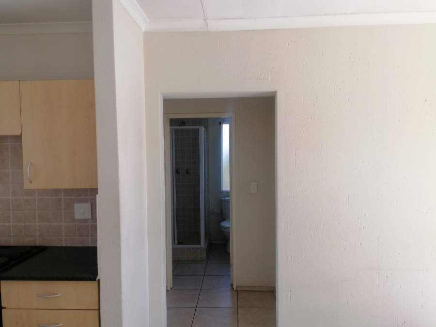 2 Bedroom Property for Sale in Klippoortje Gauteng