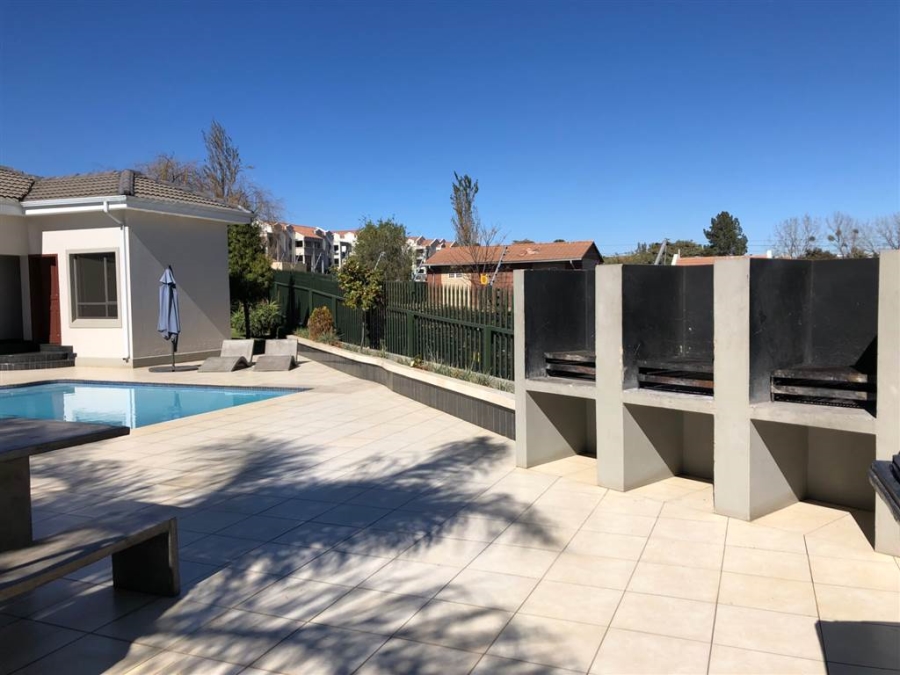 To Let 2 Bedroom Property for Rent in Noordwyk Gauteng