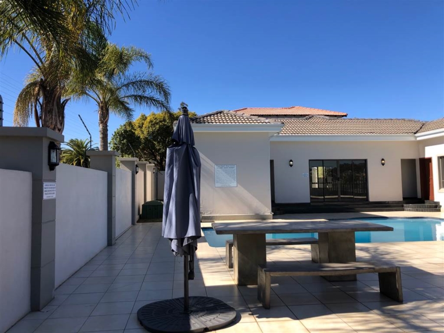 To Let 2 Bedroom Property for Rent in Noordwyk Gauteng