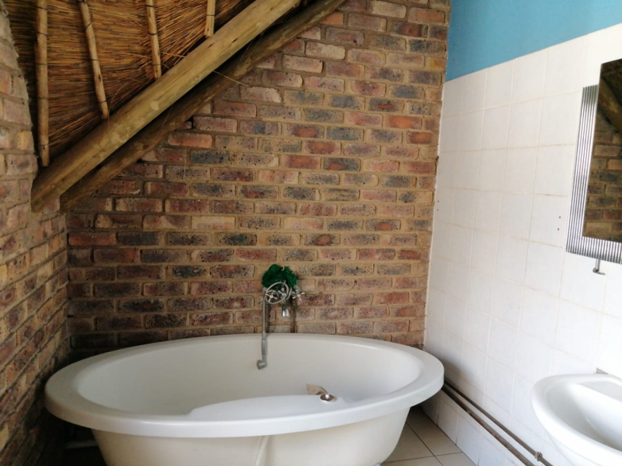 To Let  Bedroom Property for Rent in Laezonia Gauteng