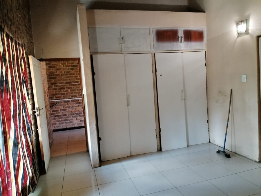 To Let  Bedroom Property for Rent in Laezonia Gauteng