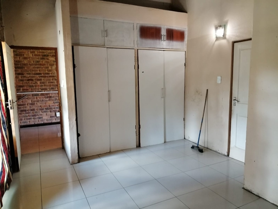 To Let  Bedroom Property for Rent in Laezonia Gauteng