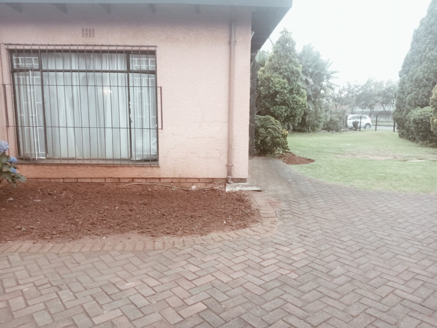 To Let 3 Bedroom Property for Rent in Birch Acres Gauteng