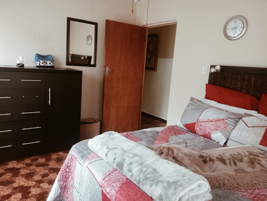To Let 3 Bedroom Property for Rent in Birch Acres Gauteng