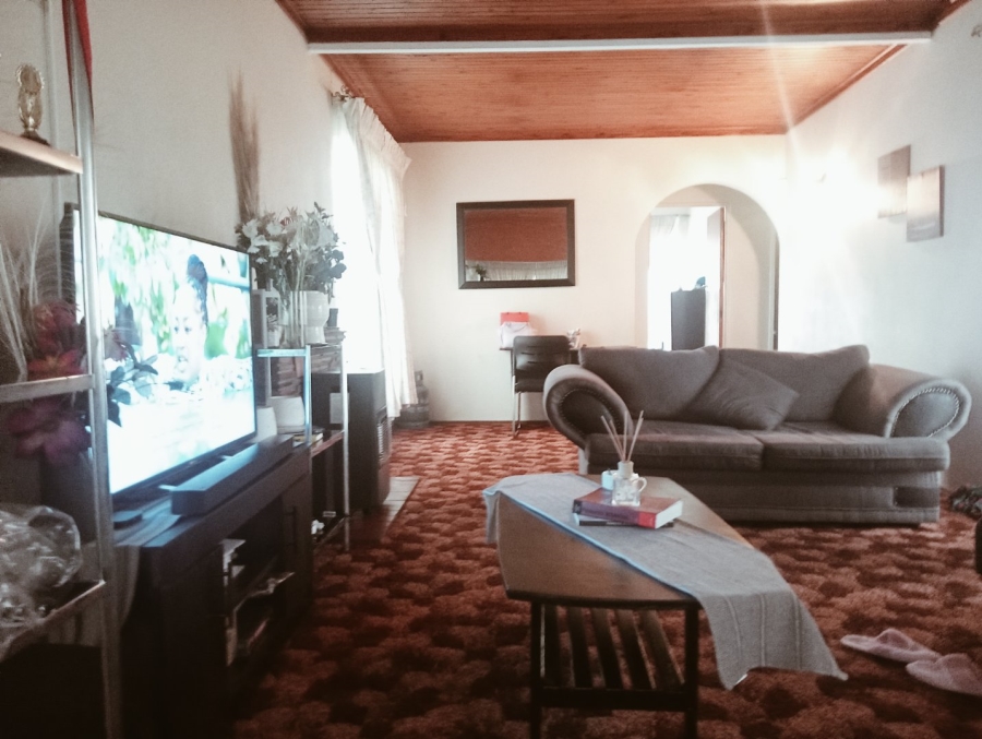 To Let 3 Bedroom Property for Rent in Birch Acres Gauteng