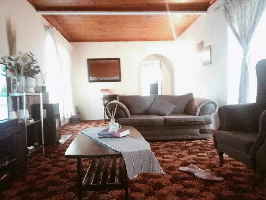 To Let 3 Bedroom Property for Rent in Birch Acres Gauteng