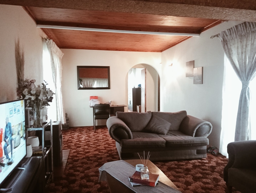 To Let 3 Bedroom Property for Rent in Birch Acres Gauteng