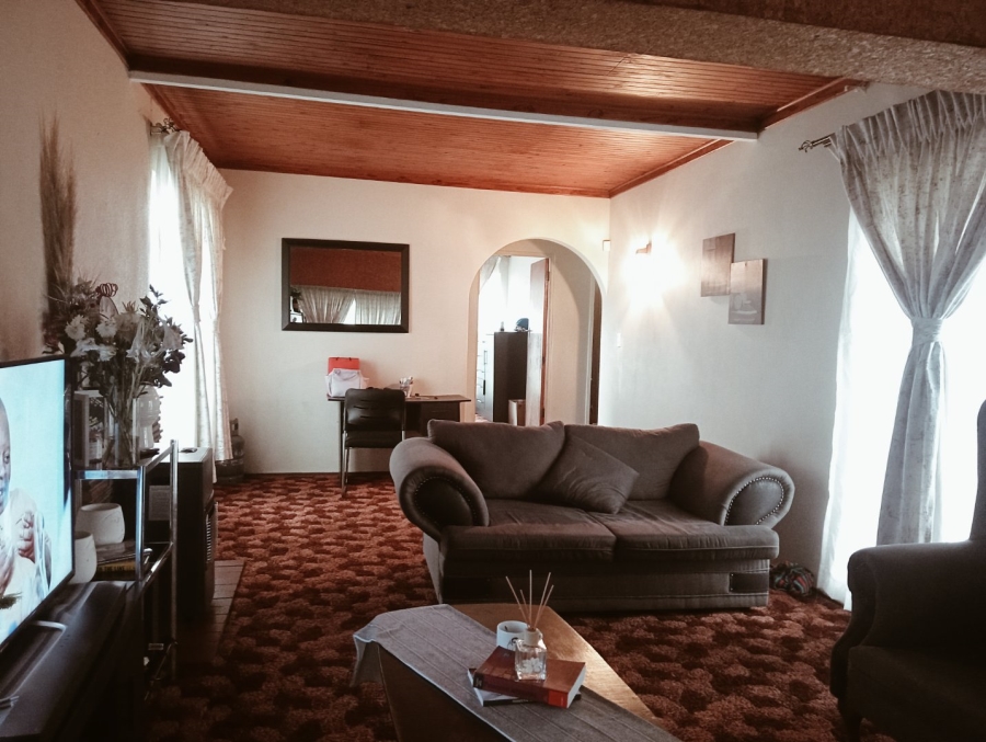 To Let 3 Bedroom Property for Rent in Birch Acres Gauteng