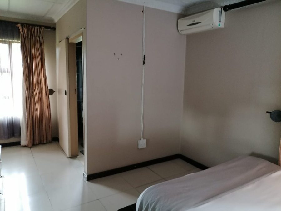 1 Bedroom Property for Sale in Laezonia Gauteng