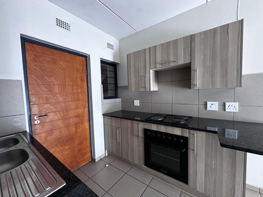 To Let 2 Bedroom Property for Rent in Ravenswood Gauteng