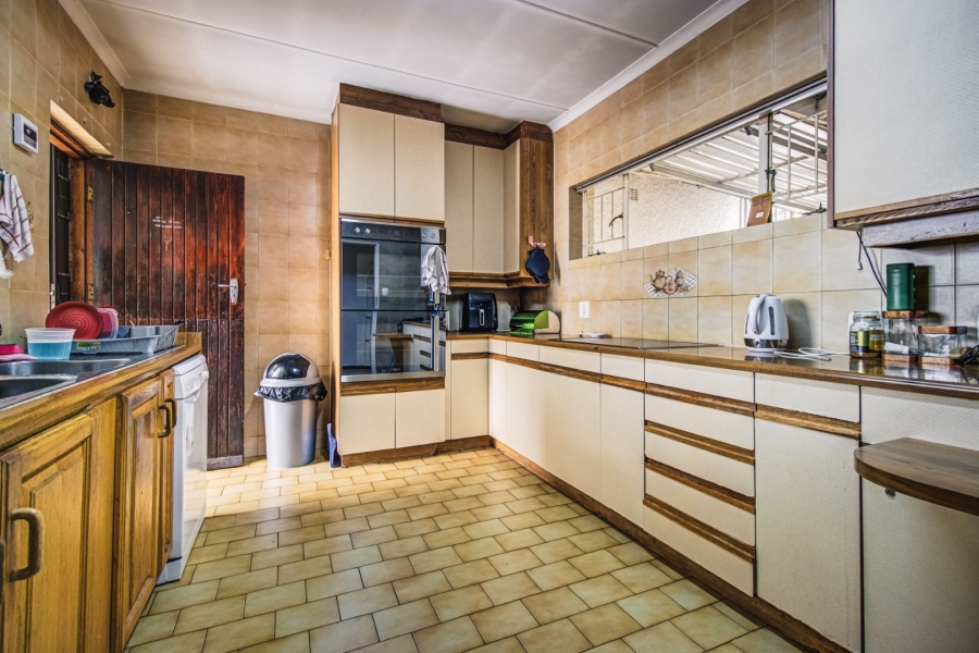 3 Bedroom Property for Sale in Farrarmere Gauteng