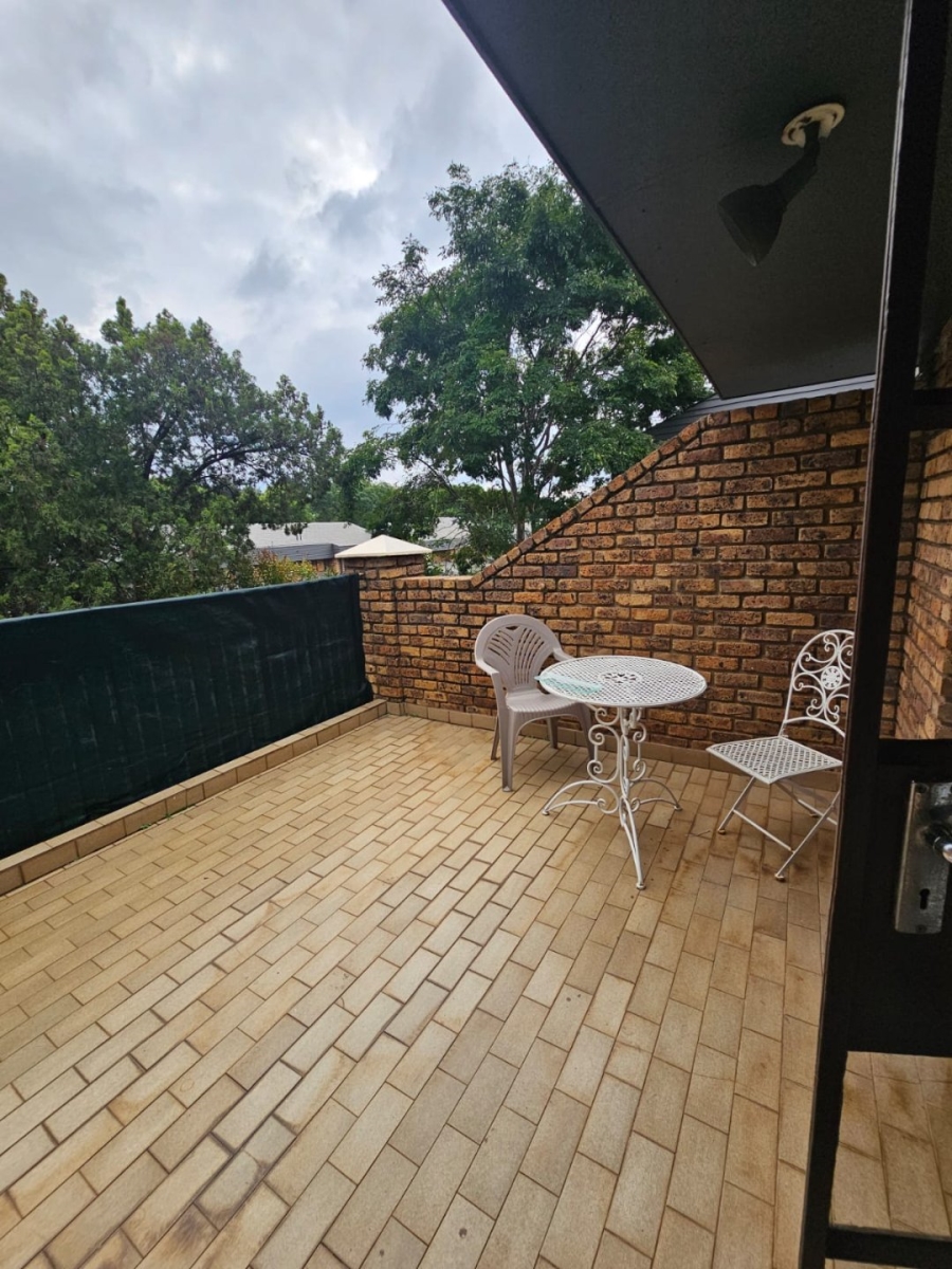 4 Bedroom Property for Sale in Nieuw Muckleneuk Gauteng