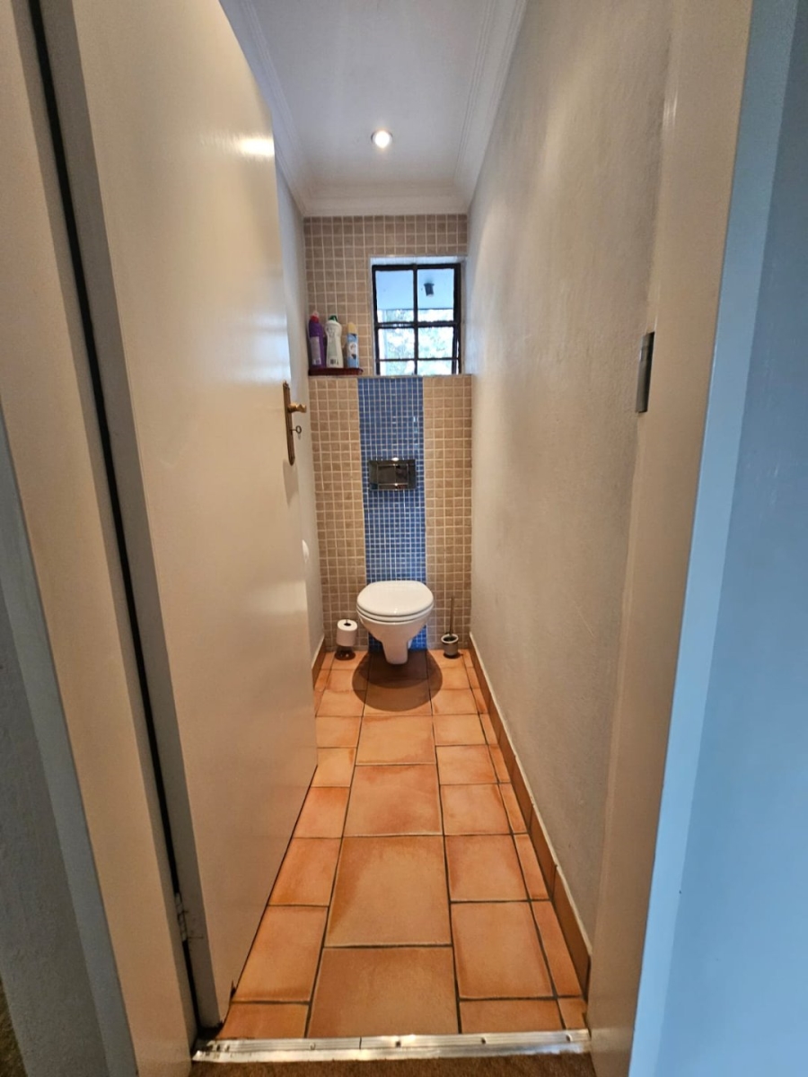 4 Bedroom Property for Sale in Nieuw Muckleneuk Gauteng