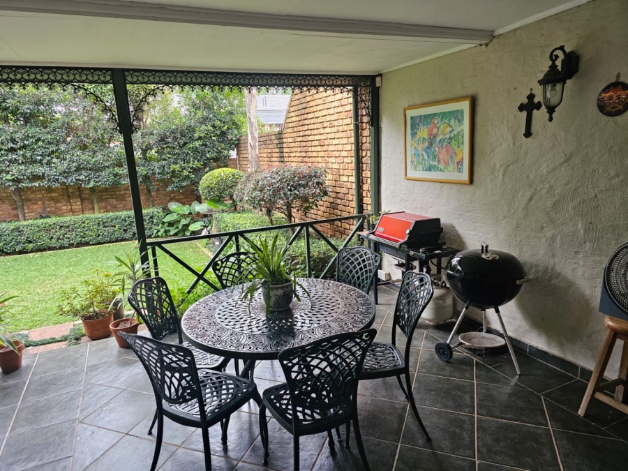 4 Bedroom Property for Sale in Nieuw Muckleneuk Gauteng