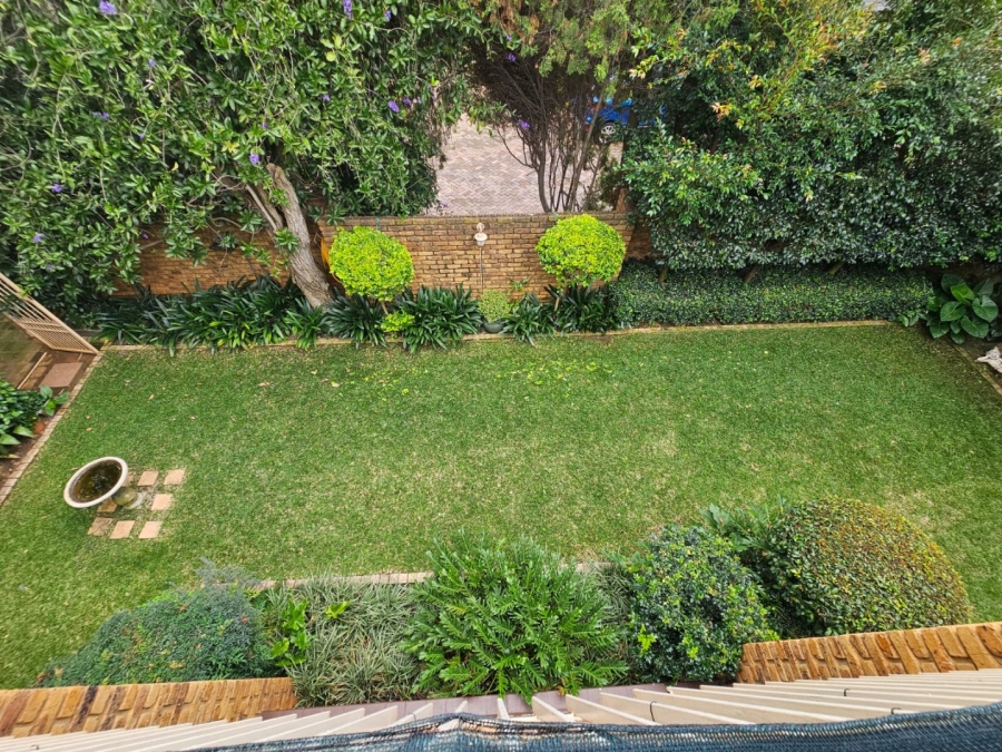 4 Bedroom Property for Sale in Nieuw Muckleneuk Gauteng