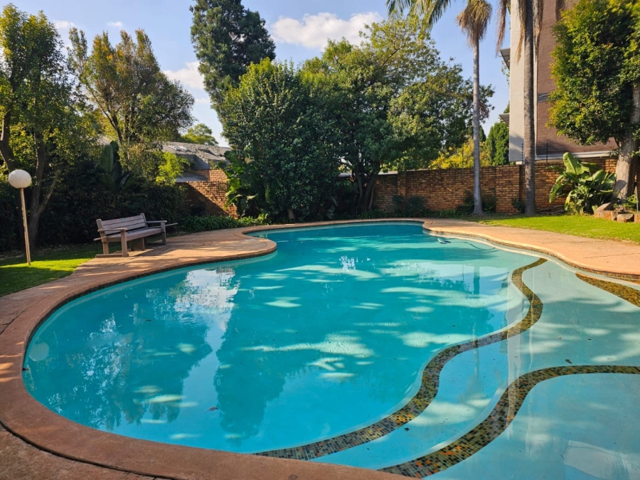 4 Bedroom Property for Sale in Nieuw Muckleneuk Gauteng