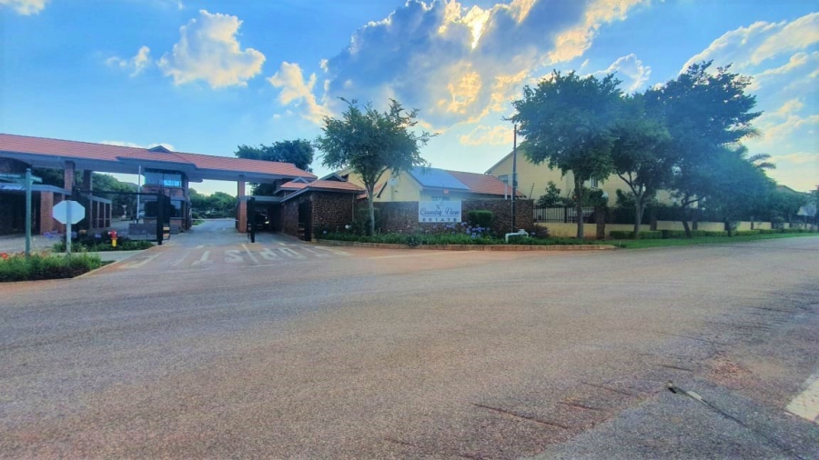 2 Bedroom Property for Sale in Country View Estate Gauteng