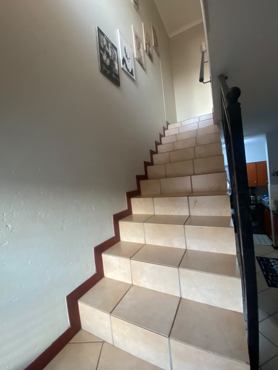 2 Bedroom Property for Sale in Country View Estate Gauteng