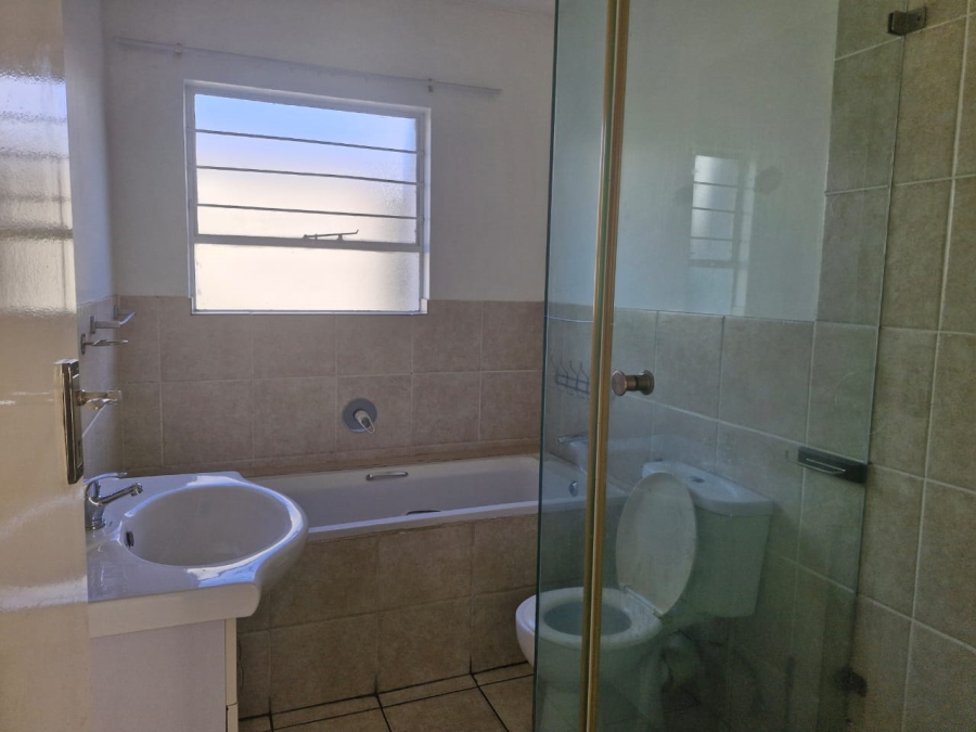 To Let 2 Bedroom Property for Rent in Bardene Gauteng