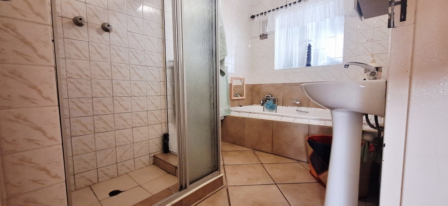 3 Bedroom Property for Sale in Rothdene Gauteng