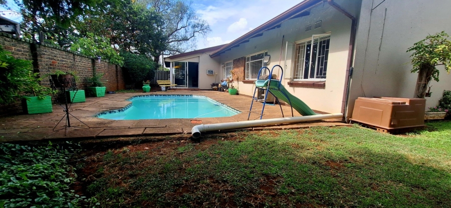 3 Bedroom Property for Sale in Rothdene Gauteng
