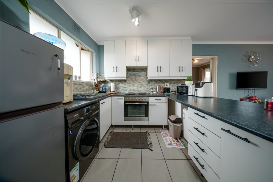 1 Bedroom Property for Sale in Eden Glen Gauteng