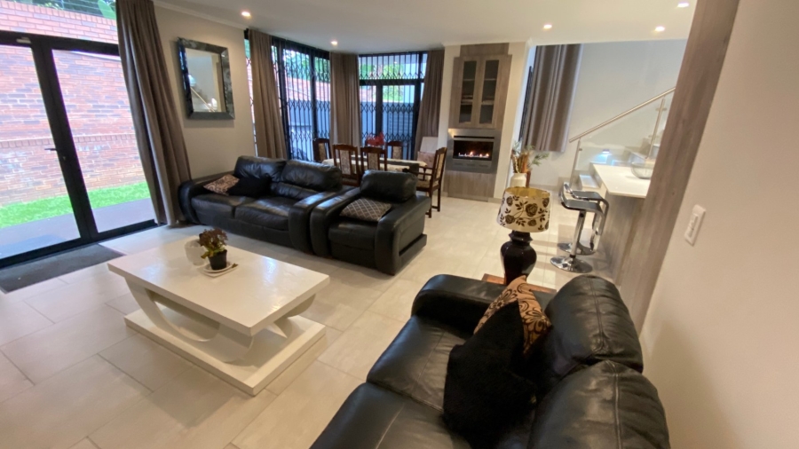 To Let 4 Bedroom Property for Rent in Bryanston Gauteng