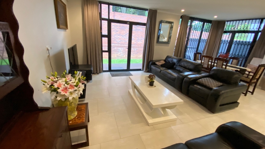 To Let 4 Bedroom Property for Rent in Bryanston Gauteng