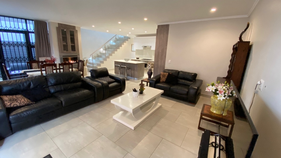 To Let 4 Bedroom Property for Rent in Bryanston Gauteng
