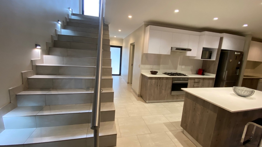 To Let 4 Bedroom Property for Rent in Bryanston Gauteng