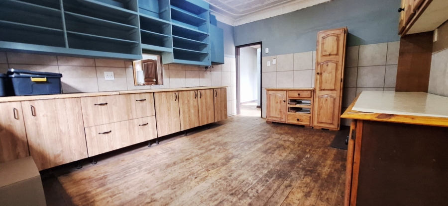 Commercial Property for Sale in Unitas Park Gauteng