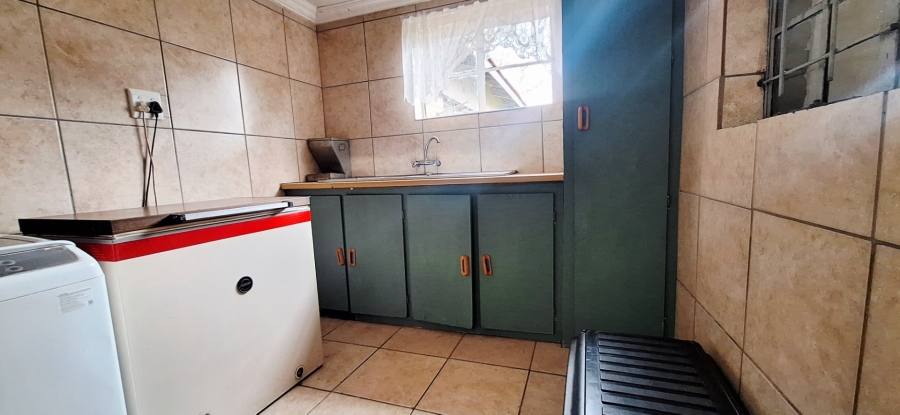 Commercial Property for Sale in Unitas Park Gauteng