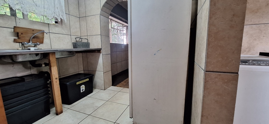 Commercial Property for Sale in Unitas Park Gauteng