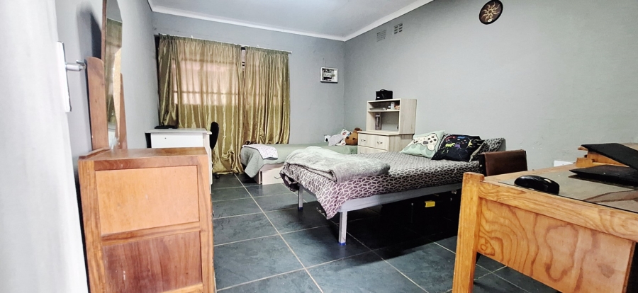 Commercial Property for Sale in Unitas Park Gauteng