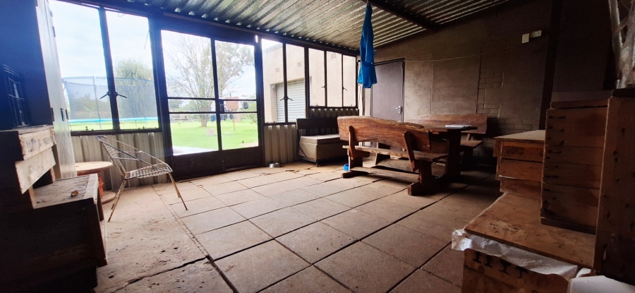 Commercial Property for Sale in Unitas Park Gauteng