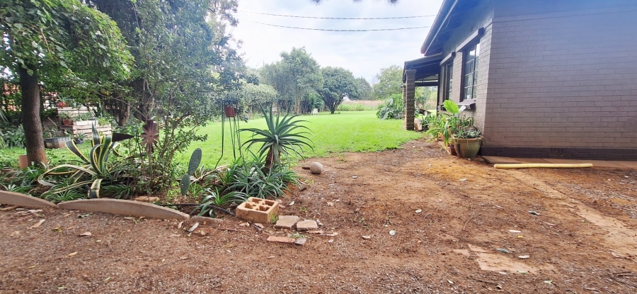 Commercial Property for Sale in Unitas Park Gauteng