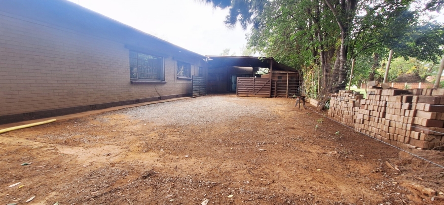 Commercial Property for Sale in Unitas Park Gauteng