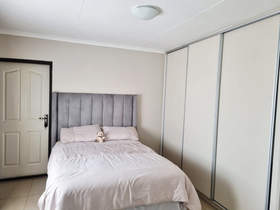 3 Bedroom Property for Sale in Dawn Park Gauteng