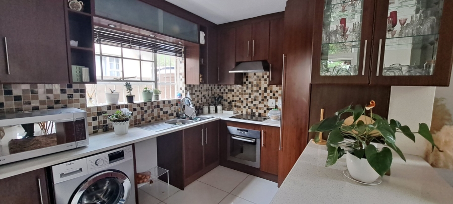 To Let 2 Bedroom Property for Rent in Bedford Gardens Gauteng