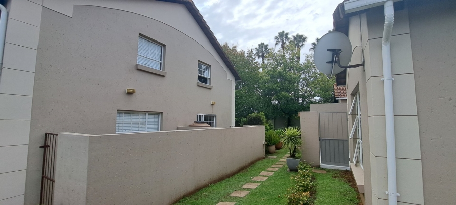To Let 2 Bedroom Property for Rent in Bedford Gardens Gauteng