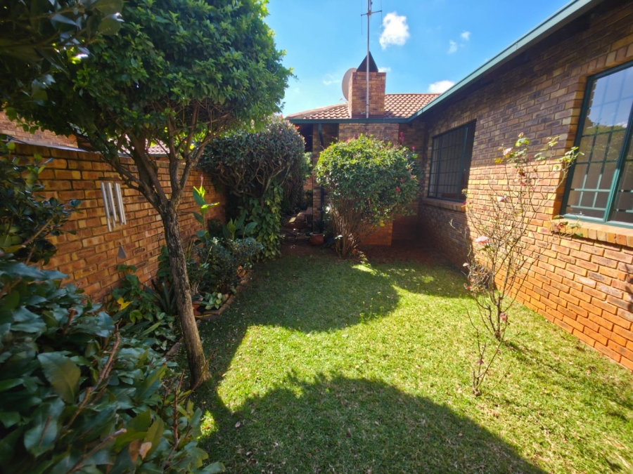 3 Bedroom Property for Sale in Magalieskruin Gauteng