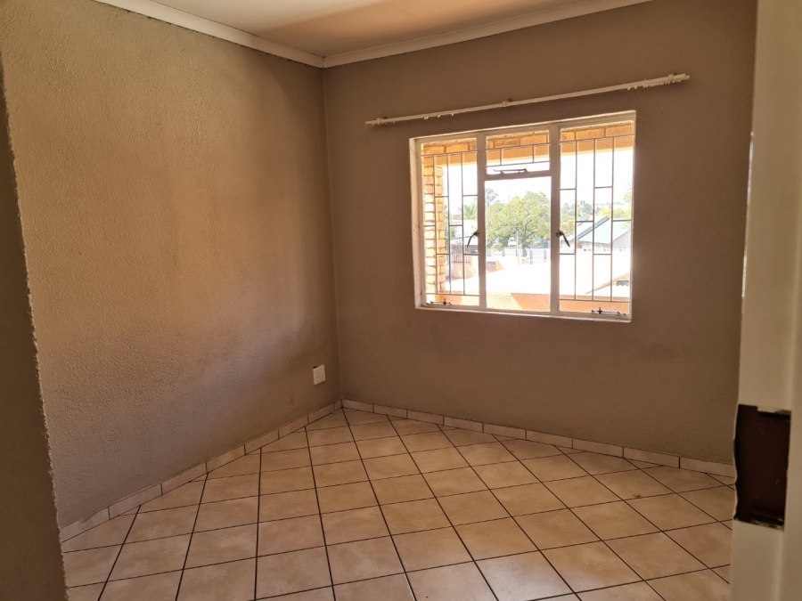 2 Bedroom Property for Sale in Ravensklip Gauteng