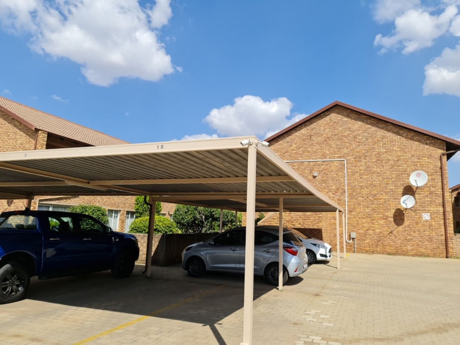2 Bedroom Property for Sale in Ravensklip Gauteng