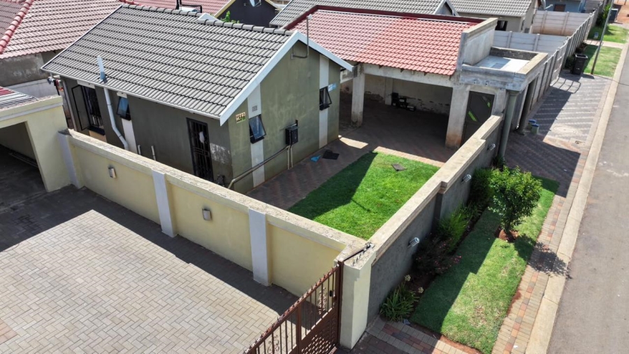 2 Bedroom Property for Sale in Alrode South Gauteng