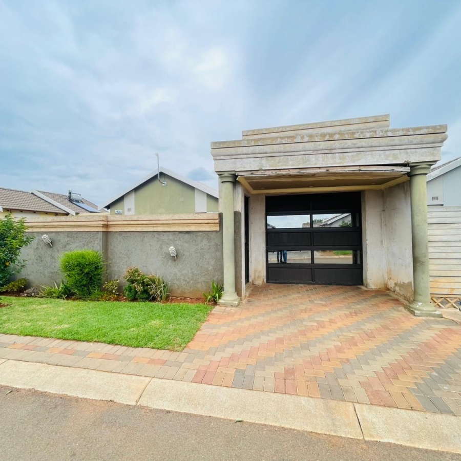 2 Bedroom Property for Sale in Alrode South Gauteng