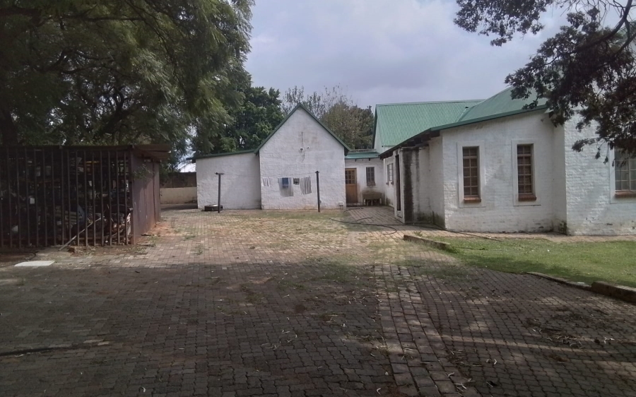 Commercial Property for Sale in Glen Austin Gauteng