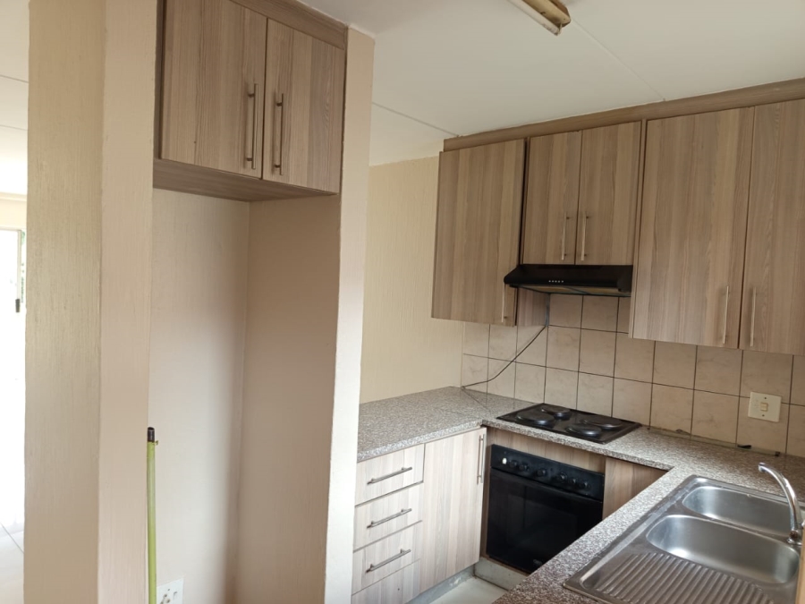 To Let 3 Bedroom Property for Rent in Vorna Valley Gauteng